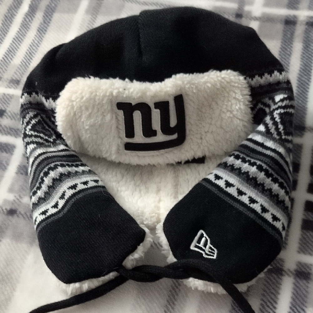 Black and White Winter NFL Gear NY Hat